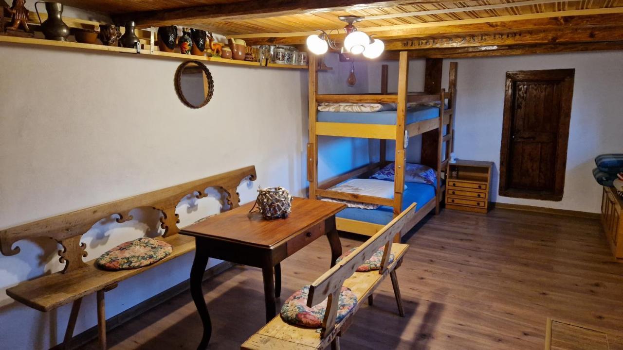 La Salasul Fermecat In Cheile Carasului Iabalcea 외부 사진